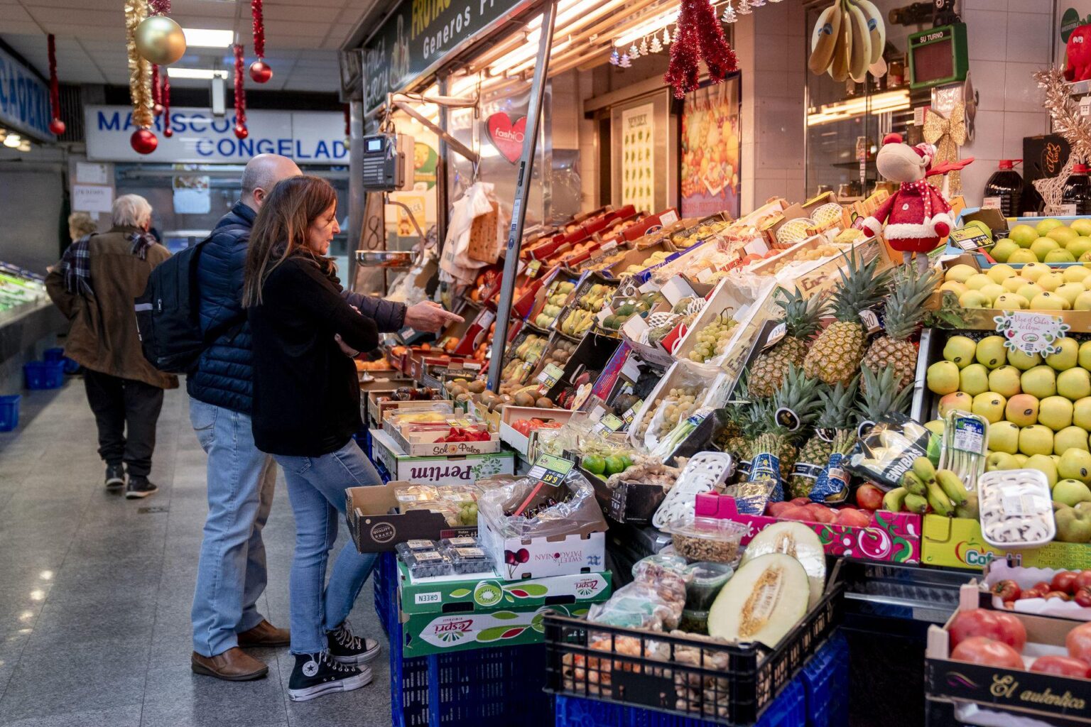 The December trading calendar is undergoing a revolution. Shops will be open on three consecutive Sundays before Christmas.