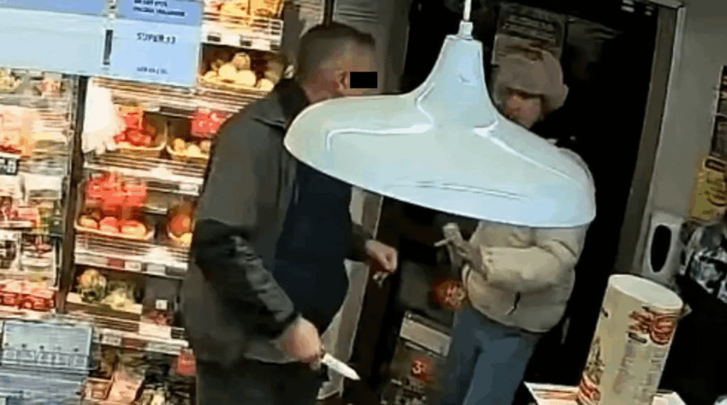 Drunk man with a knife attacked a Belarusian in Gdańsk. Later accidentally entered his store.