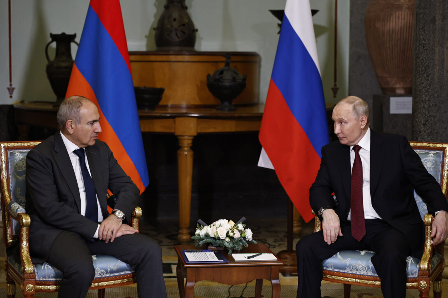 Pashinyan and Putin Discuss Energy and Logistics Projects • MassisPost