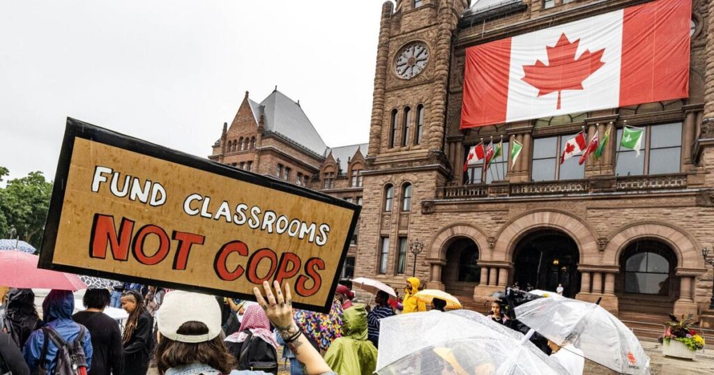 Uniformed police will be allowed back in Ontario schools, ministry says. Here’s how