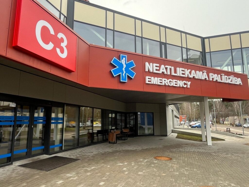 Major Rīga hospital limits visits during flu season / Article