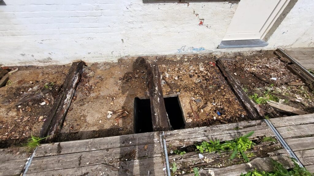 Infiltration pit cover plate is crumbling