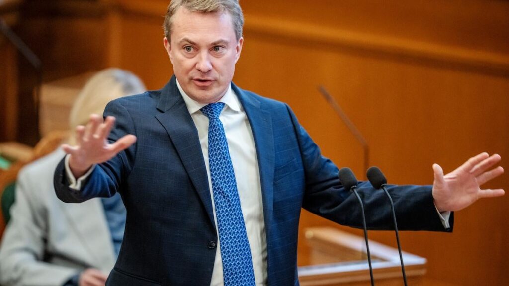 Meets zero support - parties reach out for Messerschmidt's 'bluff number' - Danish People's Party will stop the Danish donations to Ukraine and instead turn the aid into loans.