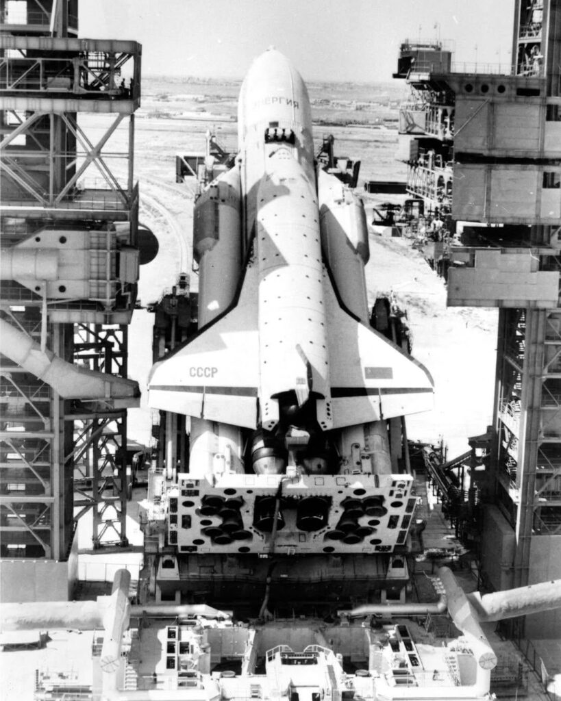 Installation of the Energia launch vehicle on the launch pad, Baikonour, USSR, 1988