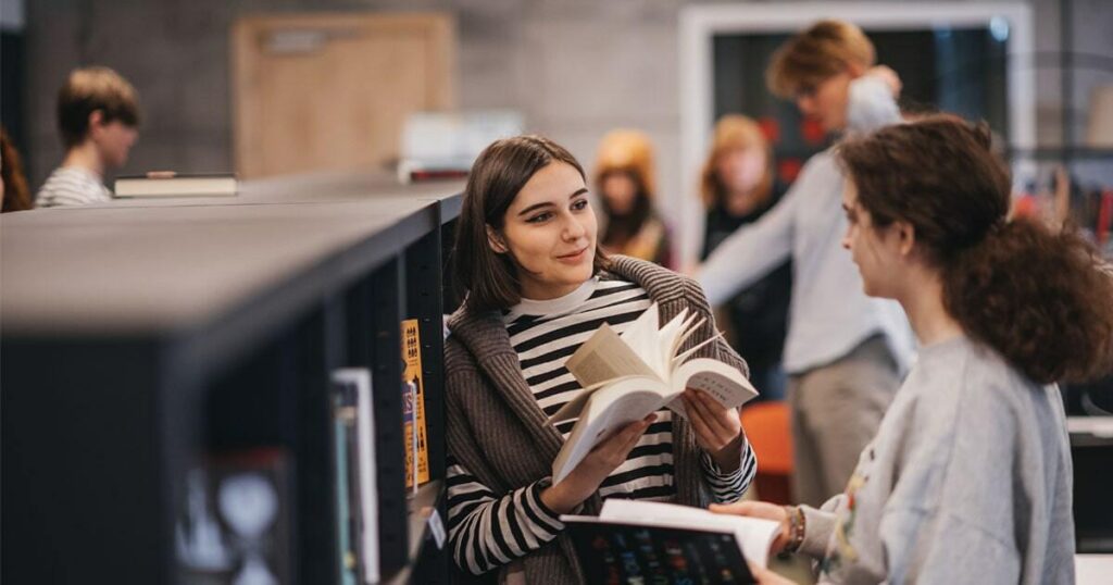 Reviews of Exiperi International Secondary School (EIS)?