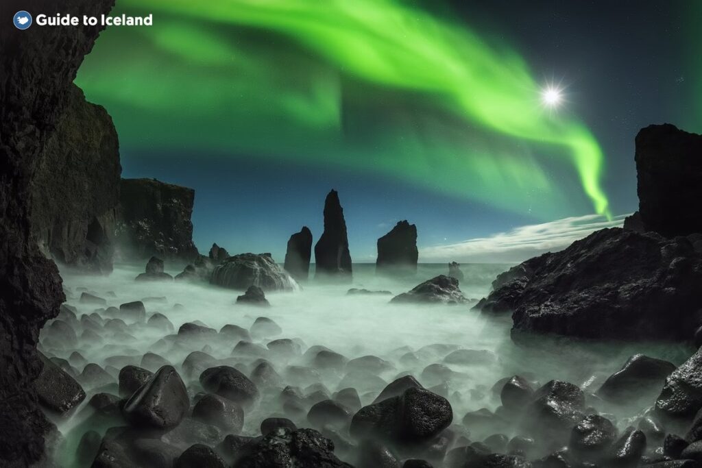 Northern Lights in Iceland - When & Where To See the Aurora