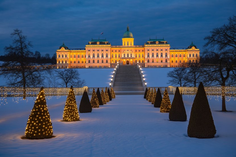 Prepare to Be Stunned in Hungary, Queen Elizabeth’s Garden of Lights in Gödöllő Is the Ultimate Winter Destination for Light Lovers and History Buffs Alike! Hungary