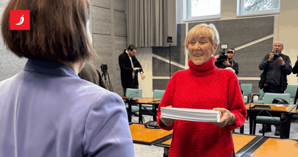 Submitted 60,000 signatures to ban kneelers. Sarnavka quoted Jesus