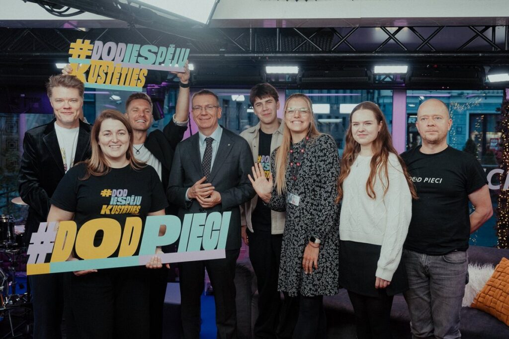 ‘High five!’ charity marathon continues to raise cash / Article 'High five!' charity marathon continues to raise cash / Article