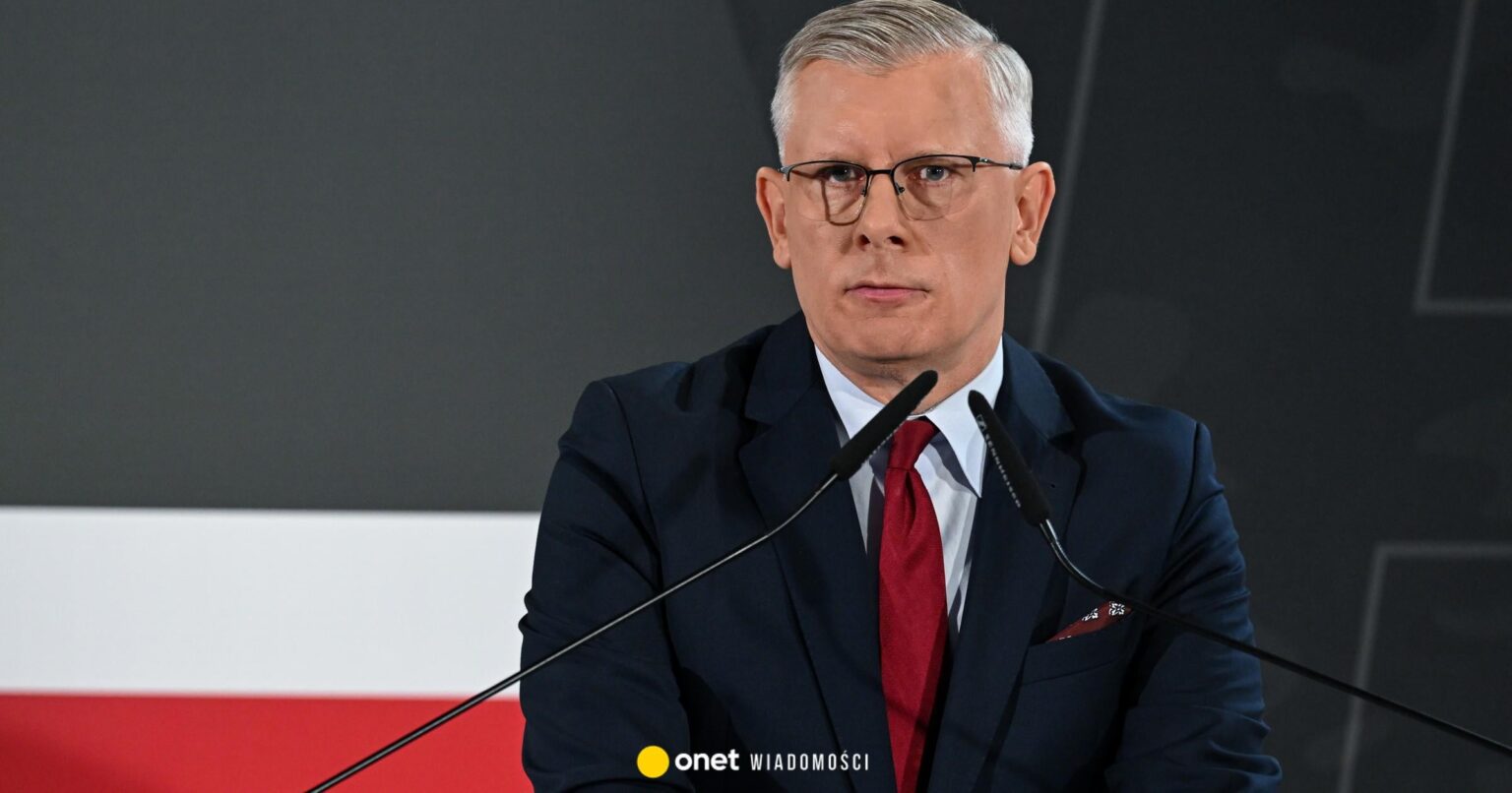 Text about medicines by Sławomir Cenckiewicz. A storm broke out on the Internet