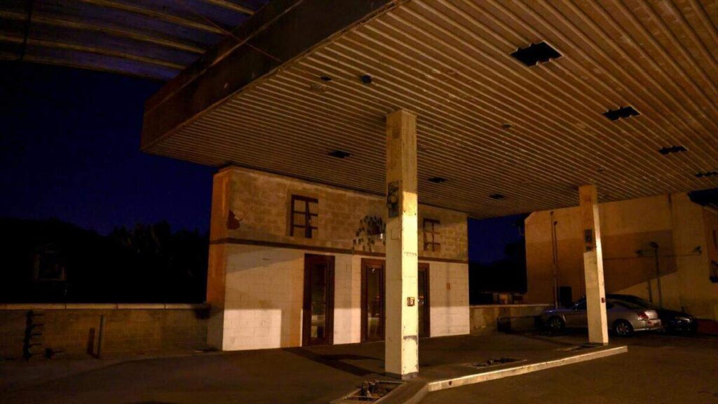 More than a tonne of pyrotechnic material found in disused petrol station