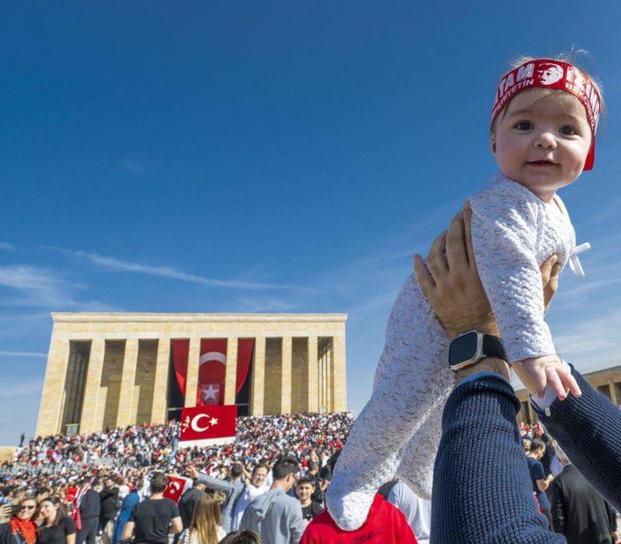 7 million 936 thousand 182 people visited Anıtkabir in the first 11 months of 2025. The record for the highest number of visitors was broken before the year was completed.