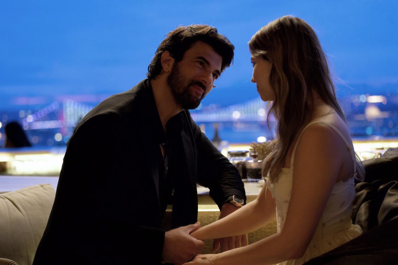 The mini-series "Istanbul My Love", which captures the spirit of Istanbul through a cinematic lens and stars Engin Akyurek (L) and Afra Saracoglu (R), will premiere today on Go Türkiye’s YouTube channel, June 19, 2025. (Photo via Go Türkiye)