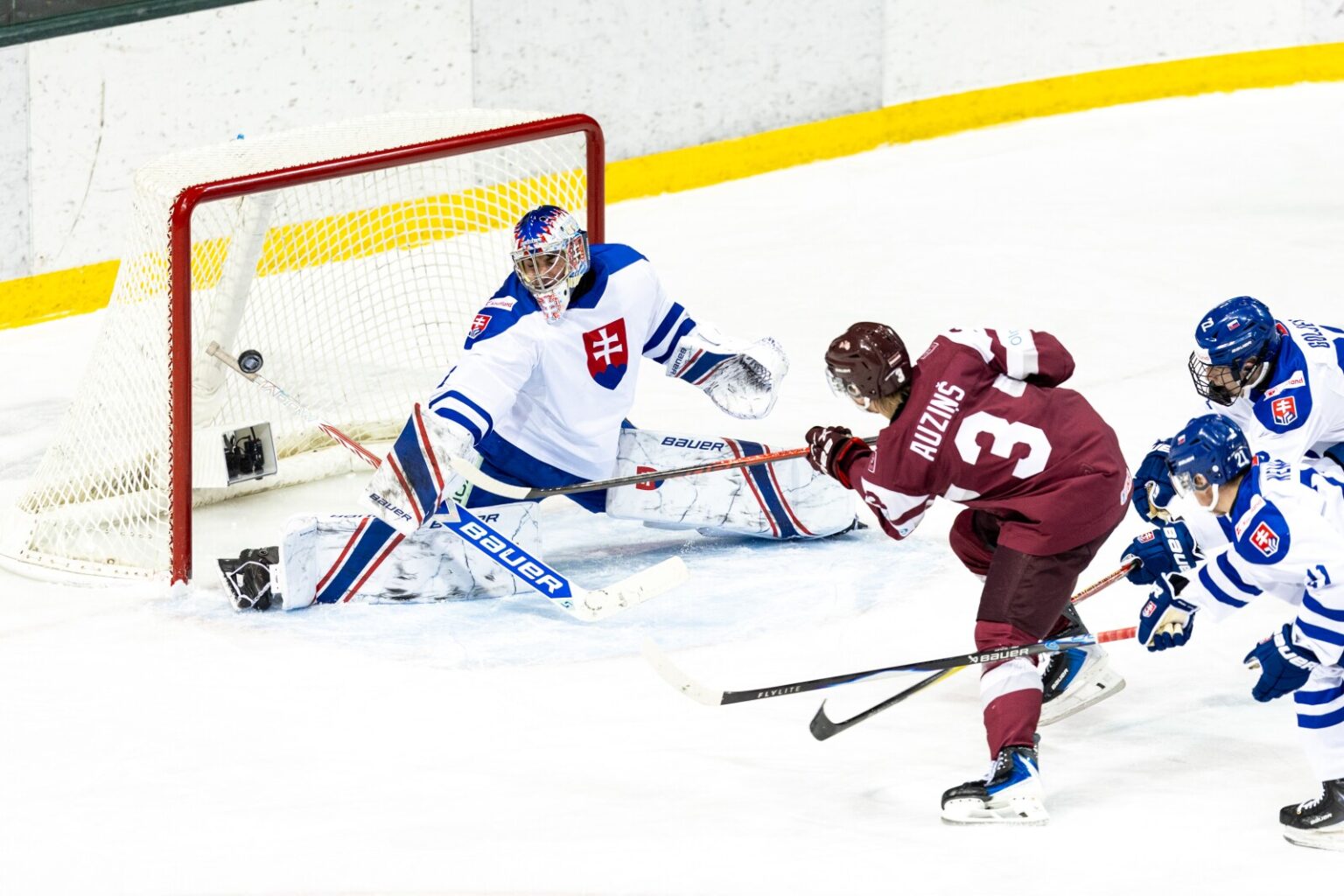 Michal Pradel backstops Slovakia to victory over Latvia; Takeaways from pre-tournament action