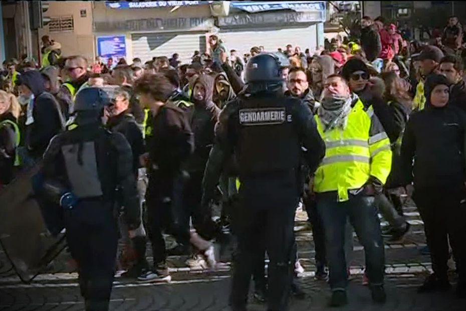 Woman beaten and skull fractured during a demonstration: a police officer admits to having lied “under pressure” to protect his colleagues