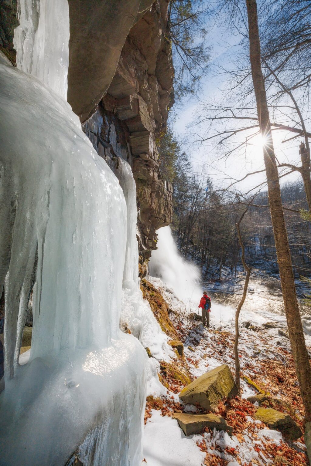 Yuletide 🌲 A peaceful winter hike to bring in the solstice. The snow was light and fluffy, perfect conditions all day long. Pennsylvania, USA.