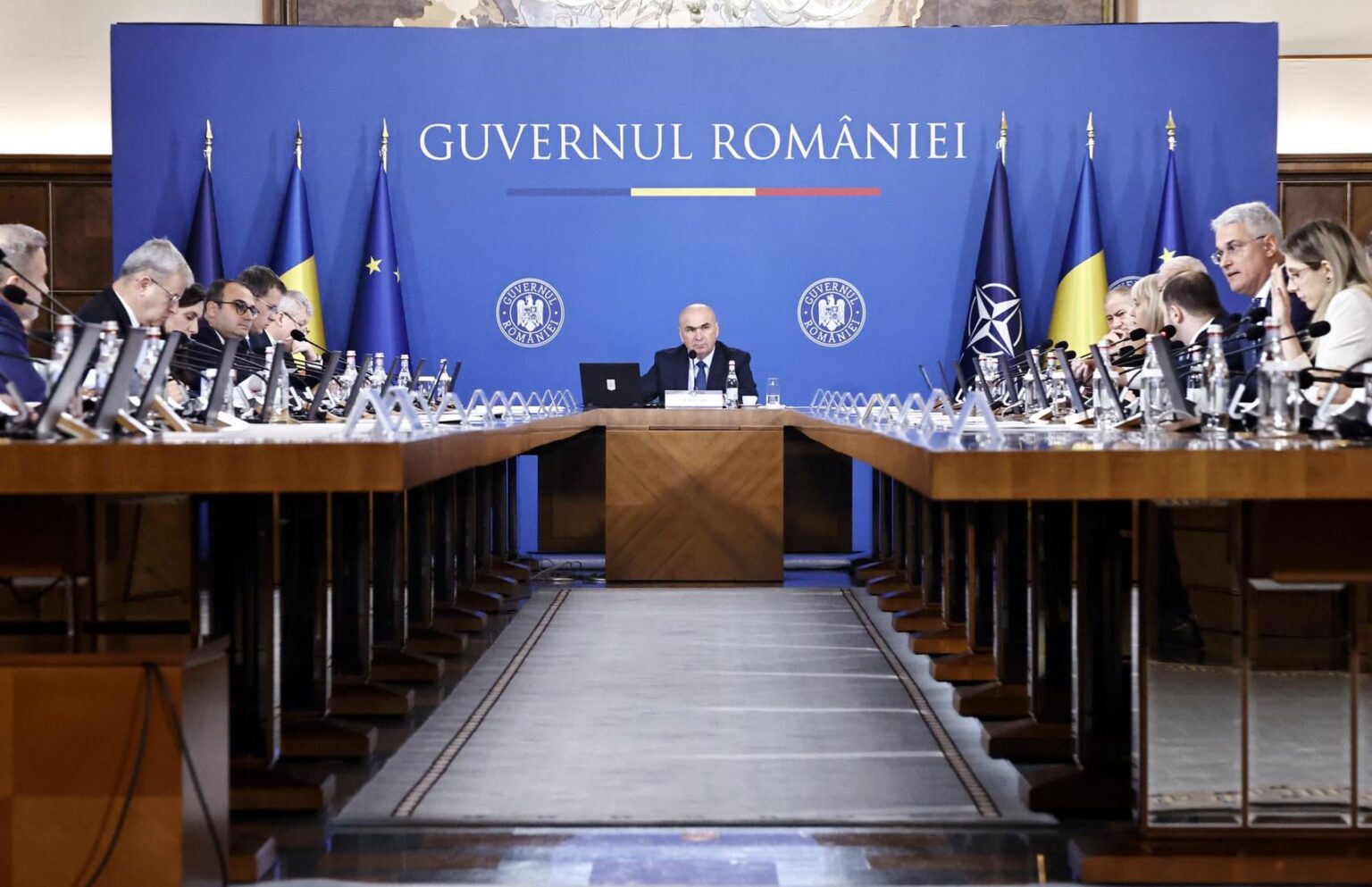 Romanians will no longer be paid for the first day of sick leave, the Government decided in the last meeting of this year. The measure targets "fictitious leaves", says the Minister of Health
