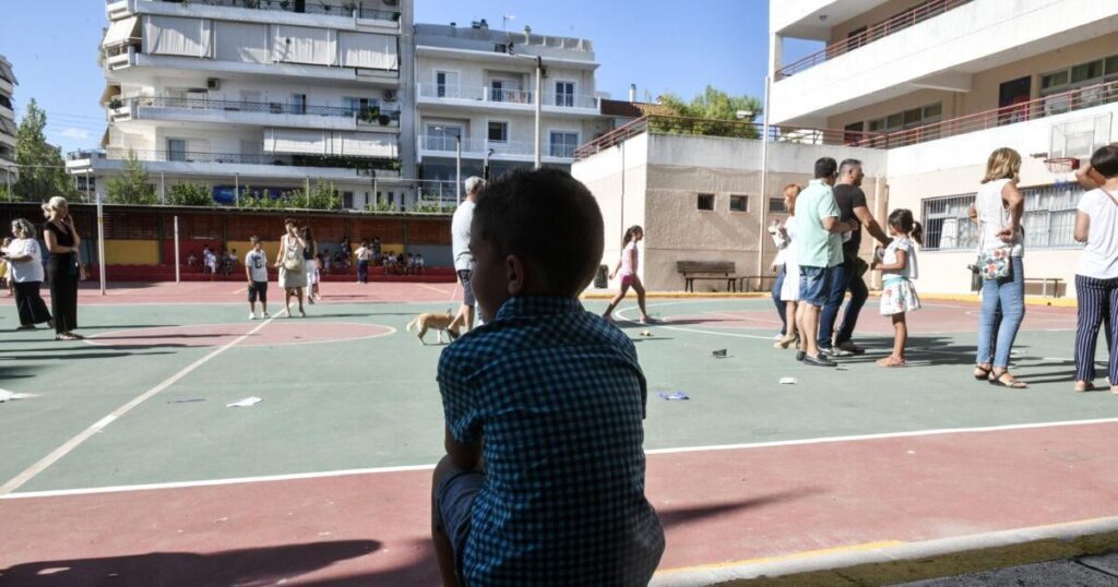Loutraki: The 6-year-old's teacher insists on the complaint - "He punched her in the chest, he was in an erotic mood" says her lawyer