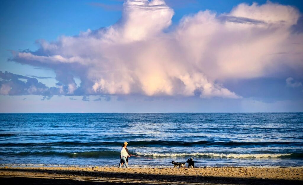 A blue day on Los Boliches beach