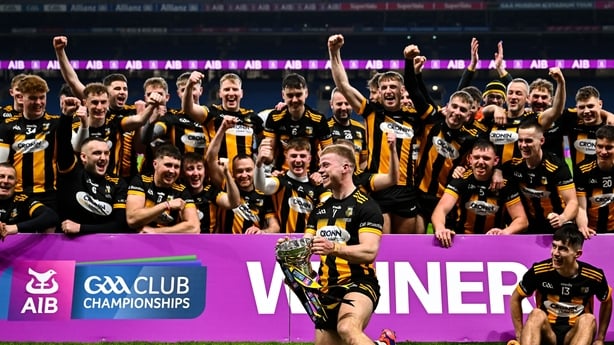 Kilbrittain captain Philip Wall celebrates with the cup after his sides victory in the AIB GAA Hurling All-Ireland Junior Club Championship final between Easkey of Sligo and Kilbrittain of Cork at Croke Park in Dublin. Photo by Piaras Ó MÃdheach/Sportsfile