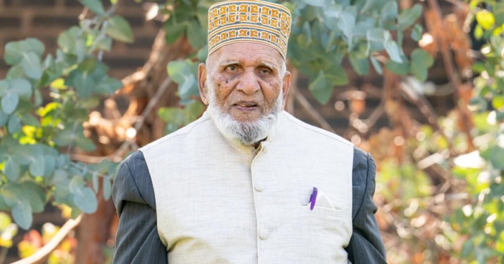 Grandad who raised more than £420,000 walking laps around his garden during Covid dies aged 106