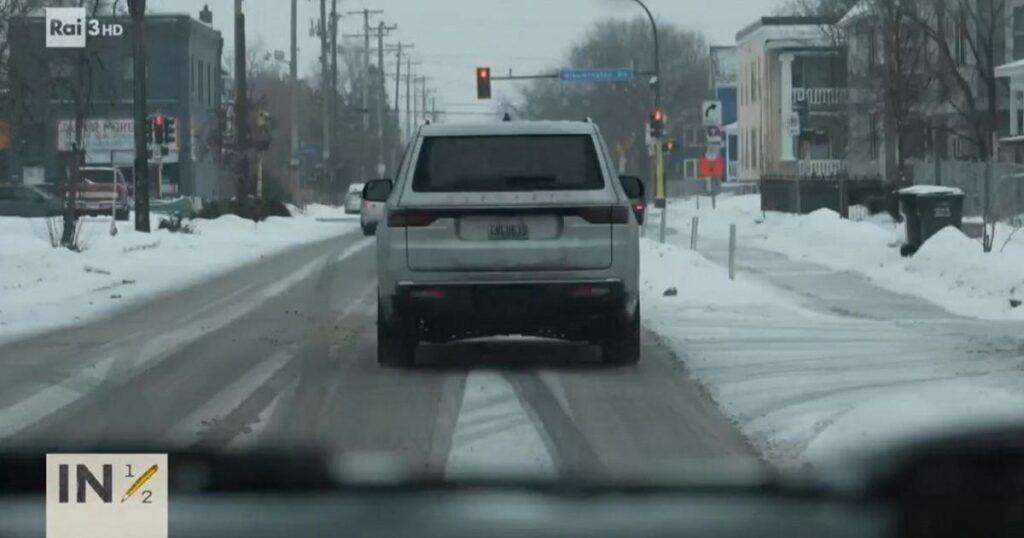 Ice agents to Rai journalists: "We will break the window and drag you out of the car"