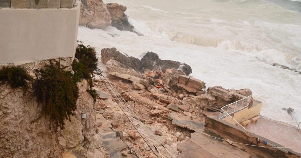 Storm causes 'extensive' damage at Għar Lapsi