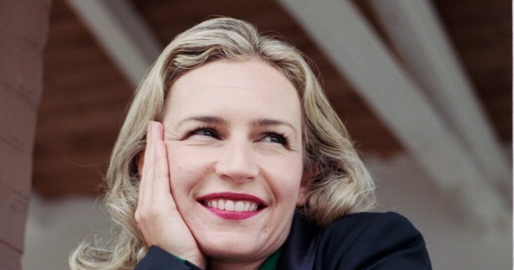 Goodbye Albania, I have left the slanderous mortar at the door