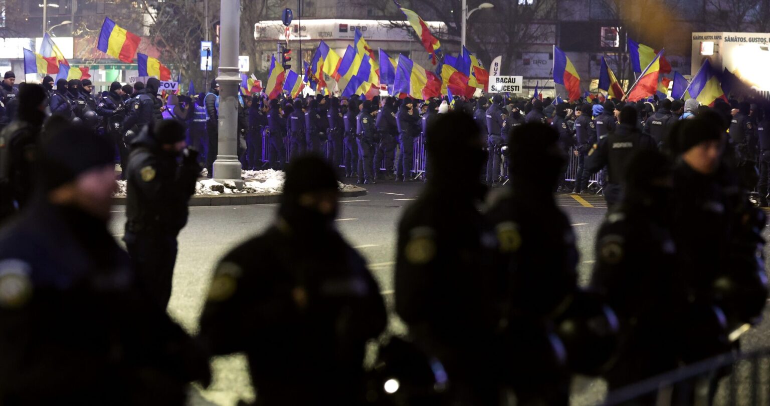 Thousands of Far-Right Romanians Rally Against Anti-Extremism Law