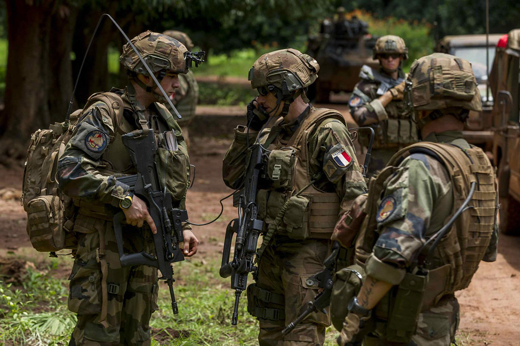 10,000 Soldiers for Ukraine: France Discusses Deployment of Two Brigades under European Security Assurances 10,000 Soldiers for Ukraine: France Discusses Deployment of Two Brigades under European Security Assurances