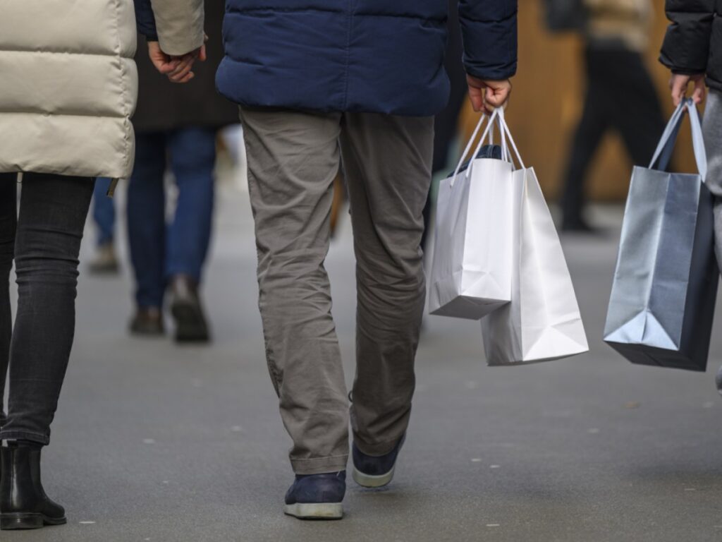 Survey: Consumers in Switzerland to tighten belts in 2026