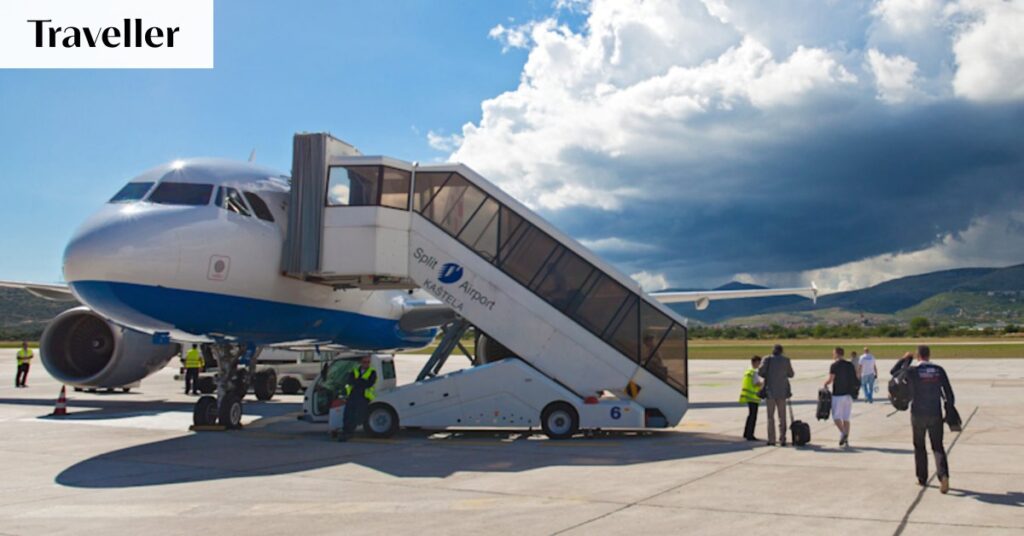 Simple trolley solution solves carry-on luggage frustration Simple trolley solution solves carry-on luggage frustration