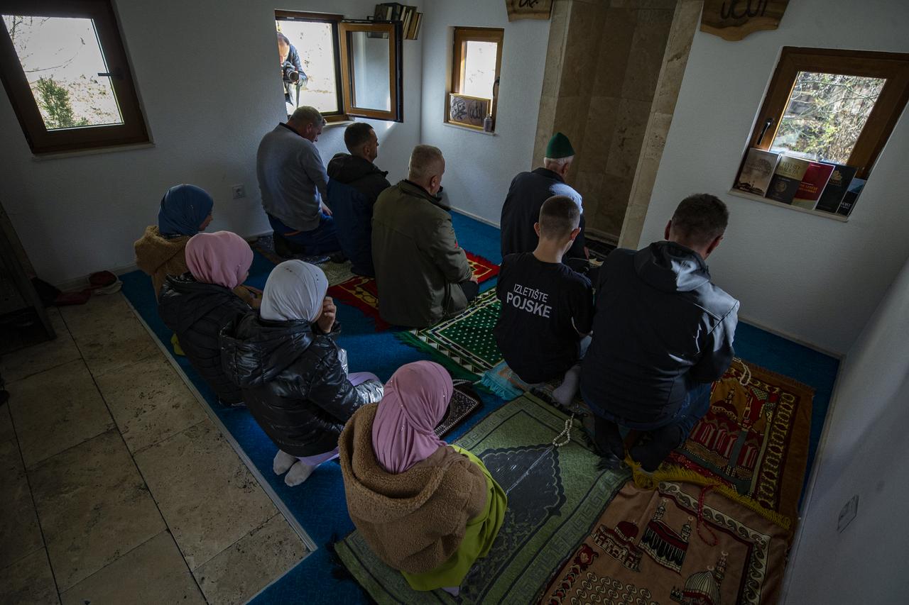 A view of the mosque, considered among the smallest in the country, with a total area of just 16 square meters located in the village of Pojske near the city of Zenica, Bosnia and Herzegovina, Jan. 1, 2026. (AA Photo)