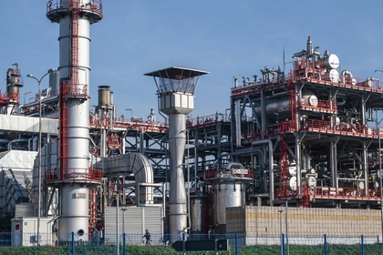 Serbian President Hopes for Quick Sale of Russian-Controlled Oil Firm