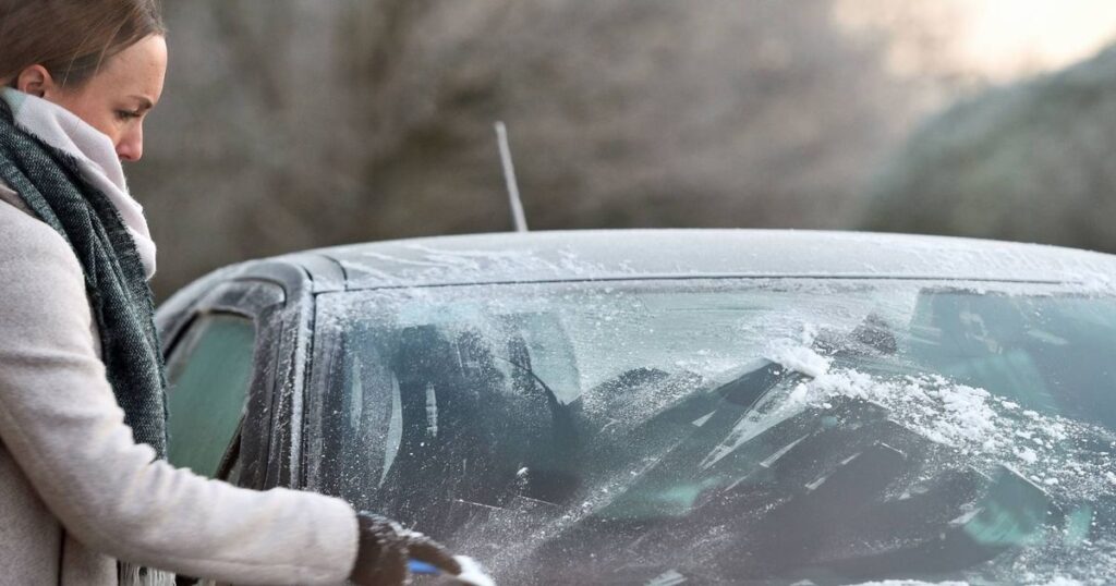 Ireland weather rules on staying home from work amid deep freeze Dublin Live