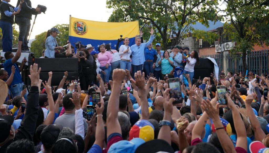 Europe pushes Venezuelan opposition to lead