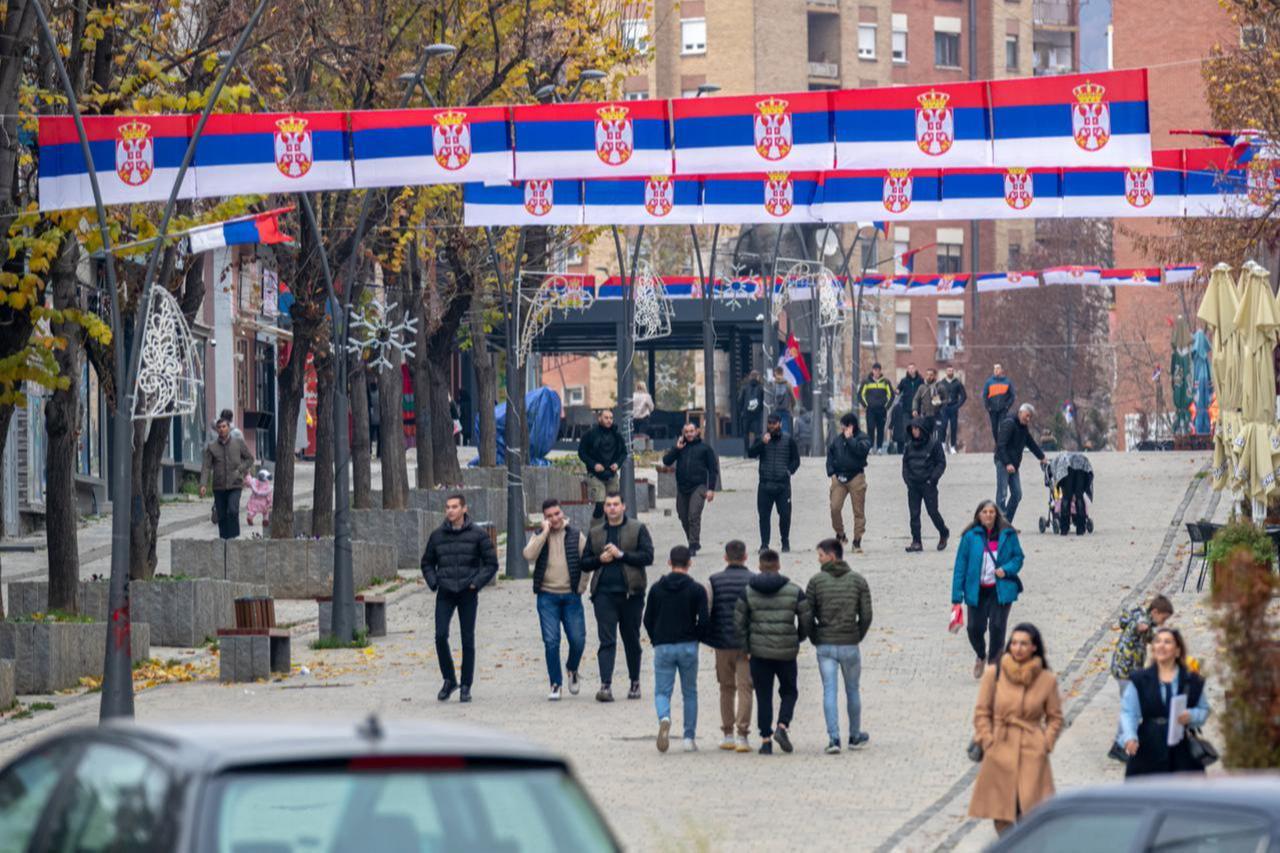 A general view of the scene as security forces take measures nearby the Municipal Elections Commission office following five explosions, multiple rifle gunshots, and air raid sirens on the northern bank of the Ibar river of Mitrovica, the northern city of Kosovo on Tuesday, Dec 6, 2022. (AA Photo)