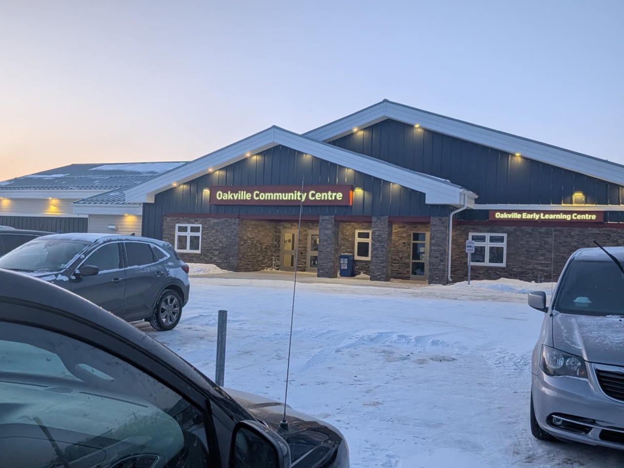 A building with a sign reading "Oakbank Community Centre"