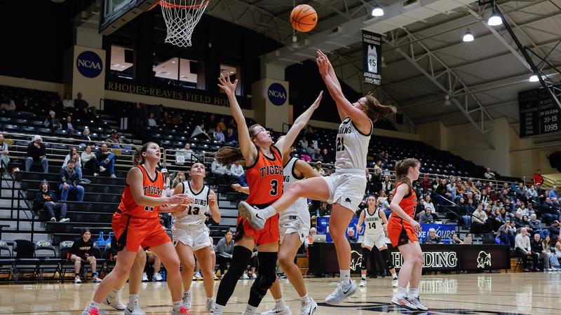 No. 15 Harding clamps down on East Central, rallies for 59-52 win