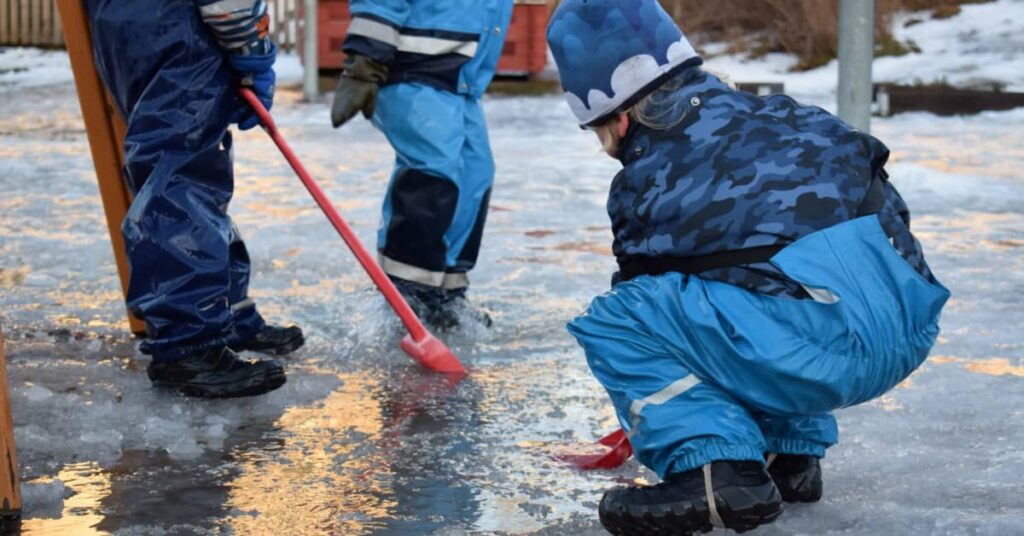 Just one-third in Finland optimistic about children's future, survey finds | Yle News