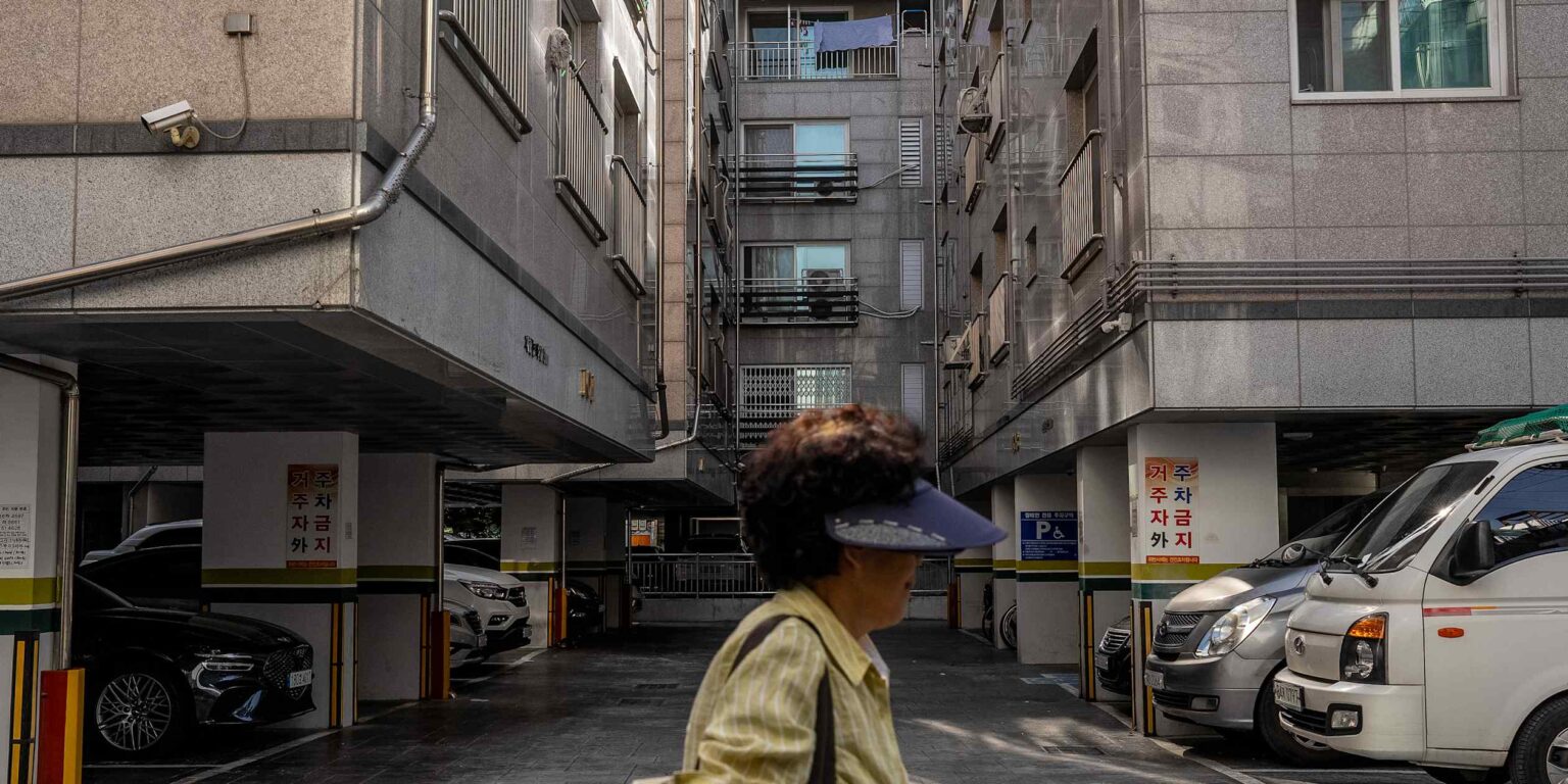 Estate tax standoff puts squeeze on South Korea’s middle class Estate tax standoff puts squeeze on South Korea's middle class