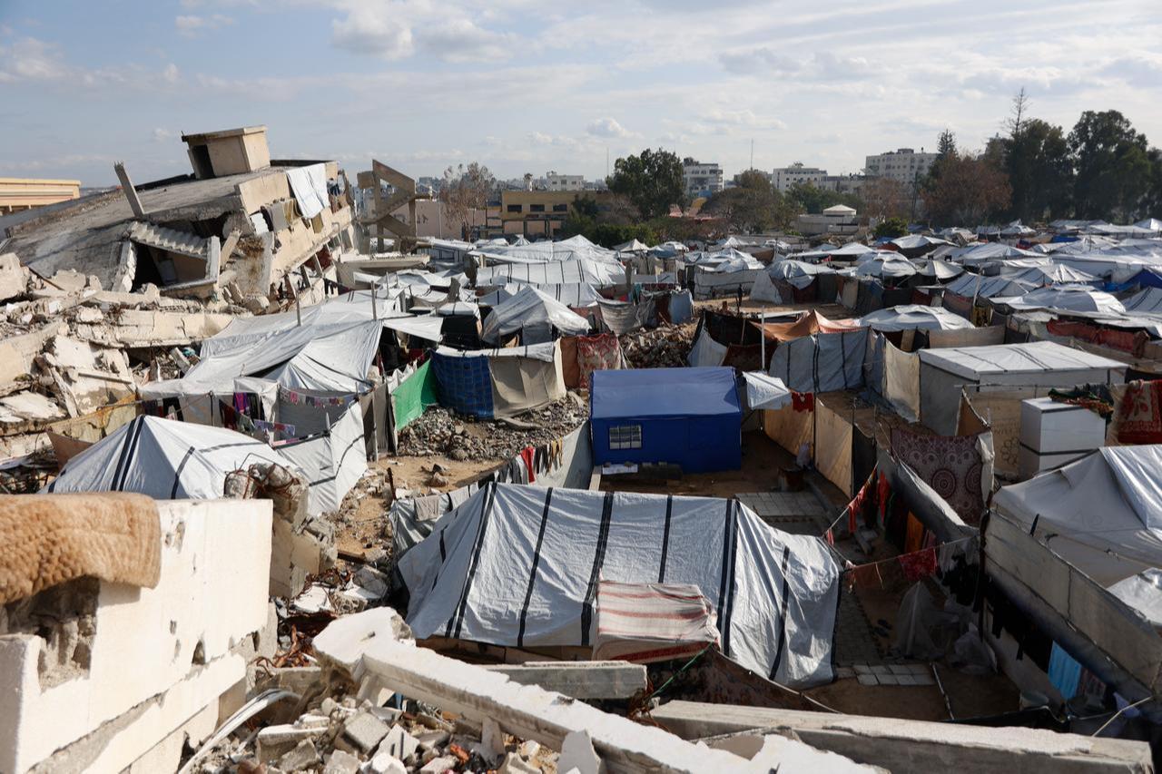 A general view shows tents housing displaced people in Gaza City on January 20, 2026. (AFP Photo)