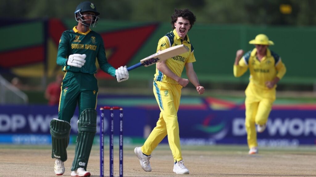 Bowlers, Hogan help Australia breeze past South Africa Bowlers, Hogan help Australia breeze past South Africa