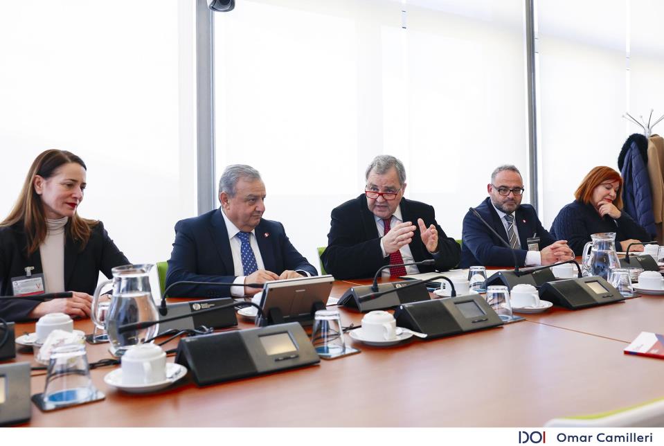 Speaker highlights ESG as a serious contribution to national debate