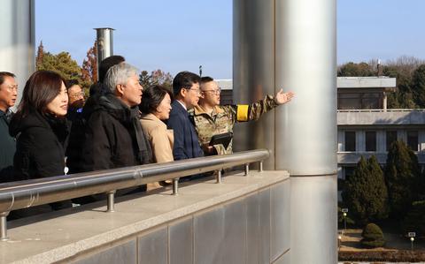 UN Command raises alarm over South Korea’s plan for civilian DMZ access UN Command raises alarm over South Korea’s plan for civilian DMZ access
