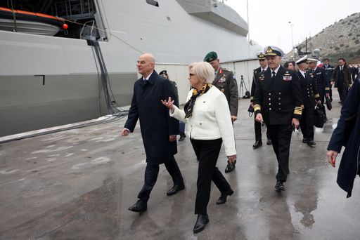 Greece, France to expand military cooperation, renew defence deal
