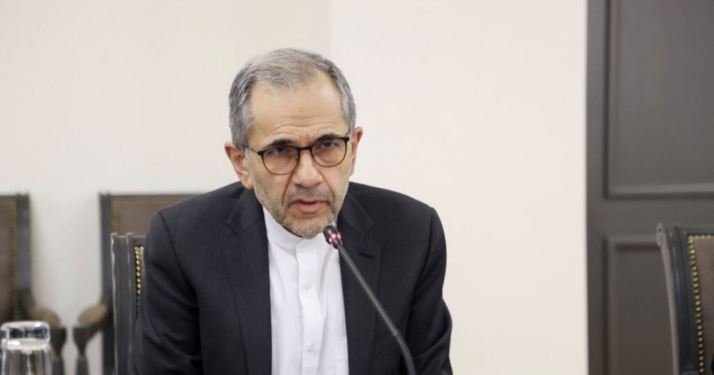 Senior Iranian Diplomat Visits Armenia