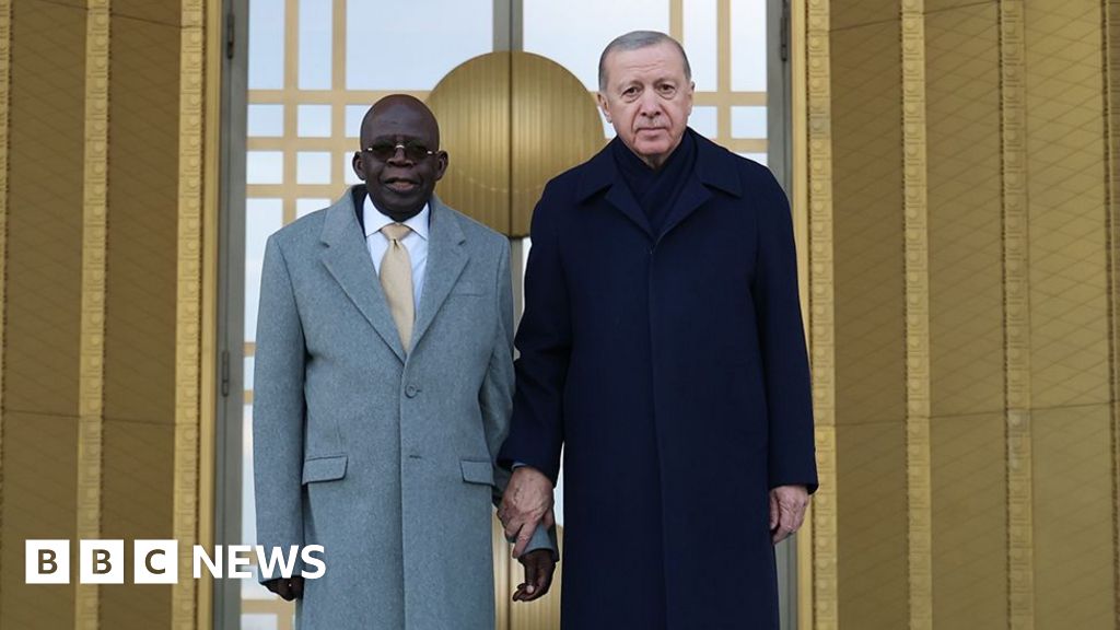 Nigeria president 'in great shape' after falling at Turkey reception