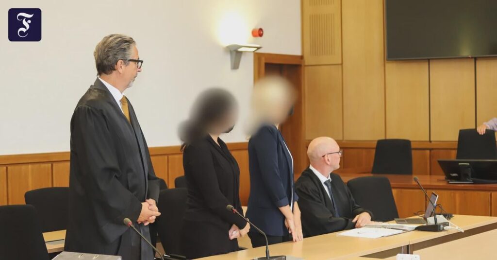 Fear of death: Policewomen flee from shots and are now expected to lose their jobs