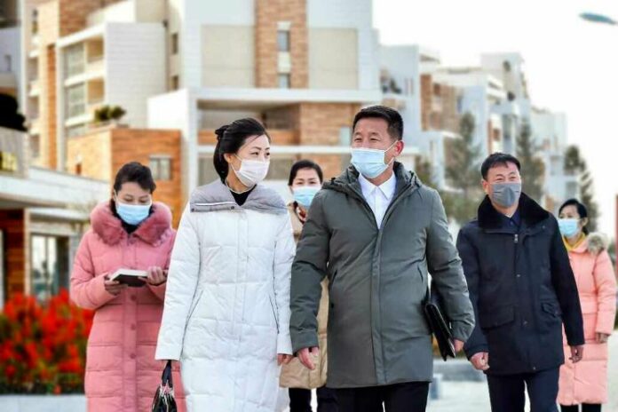 Burst pipes leave North Koreans waiting in -20°C cold as injuries mount Burst pipes leave North Koreans waiting in -20°C cold as injuries mount